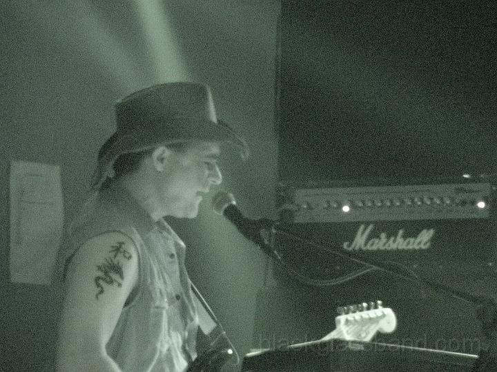 578804_10201127135770862_1760640966_n.jpg